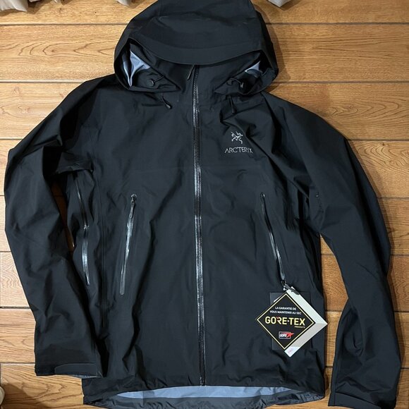 Arc'teryx Beta LT Hooded Hardshell Jacket Size L
